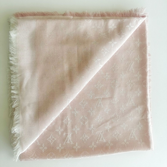 NWT LOUIS VUITTON Monogram Denim Classic Shawl Rose - Picture 7 of 9